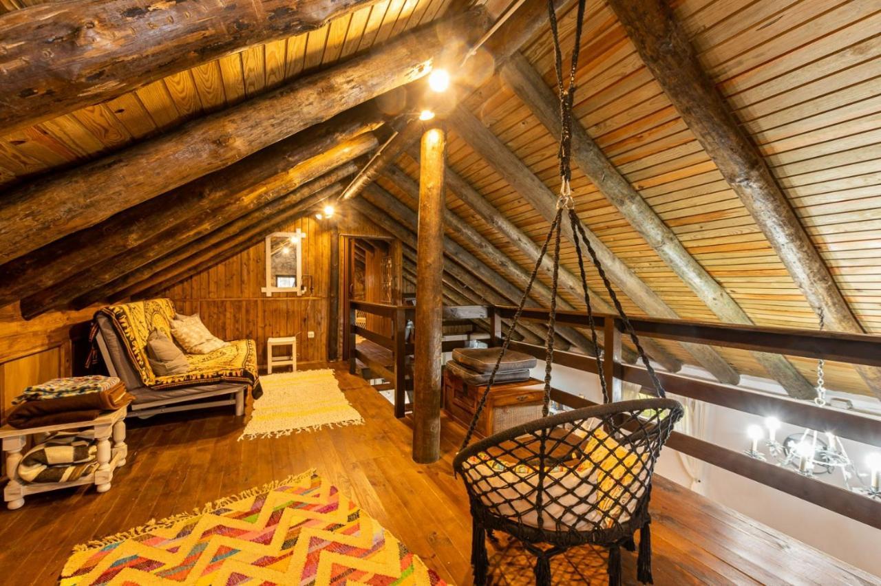 Cedrim Hillside Chalet