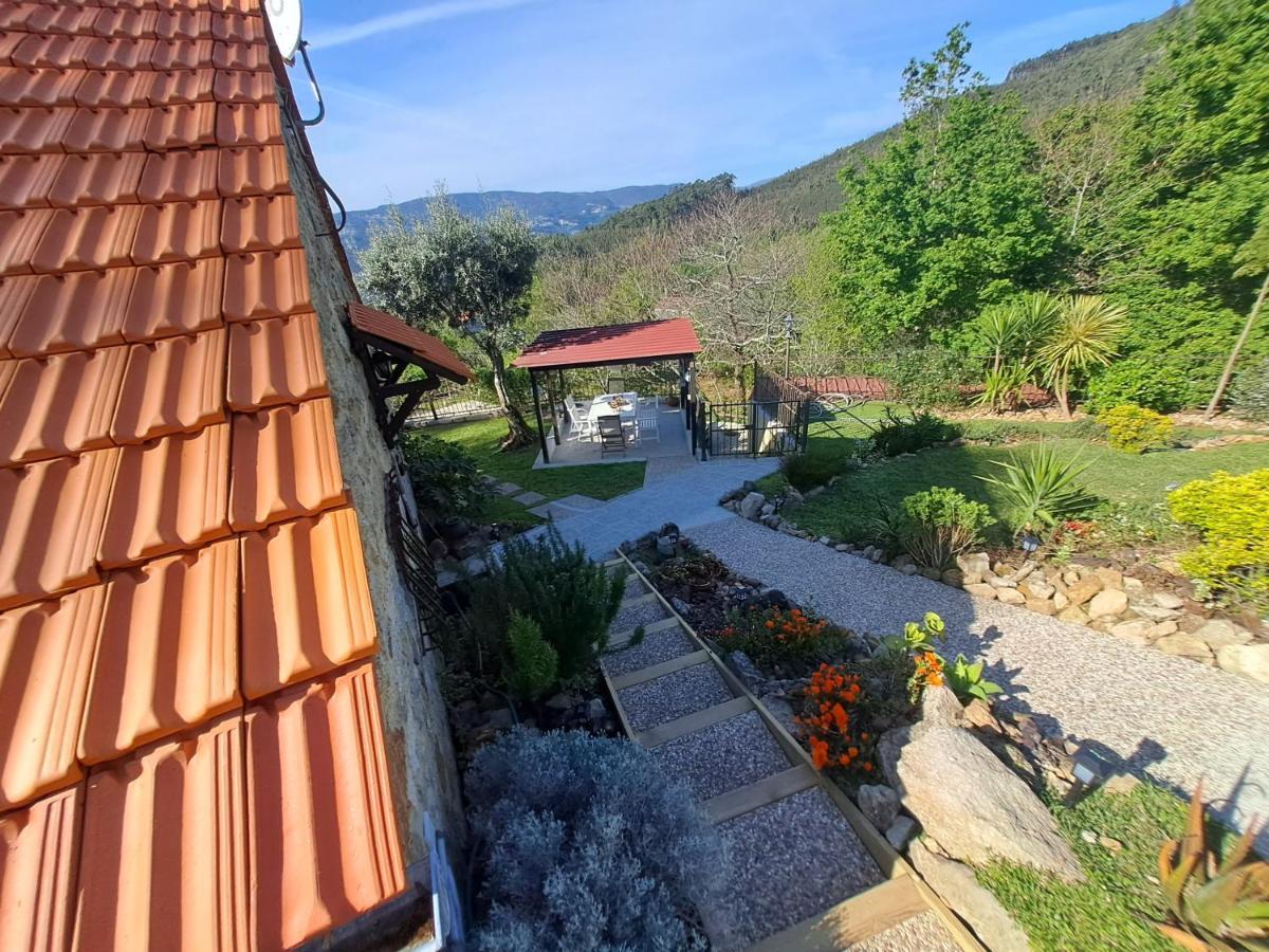 Chalet Cedrim Hillside