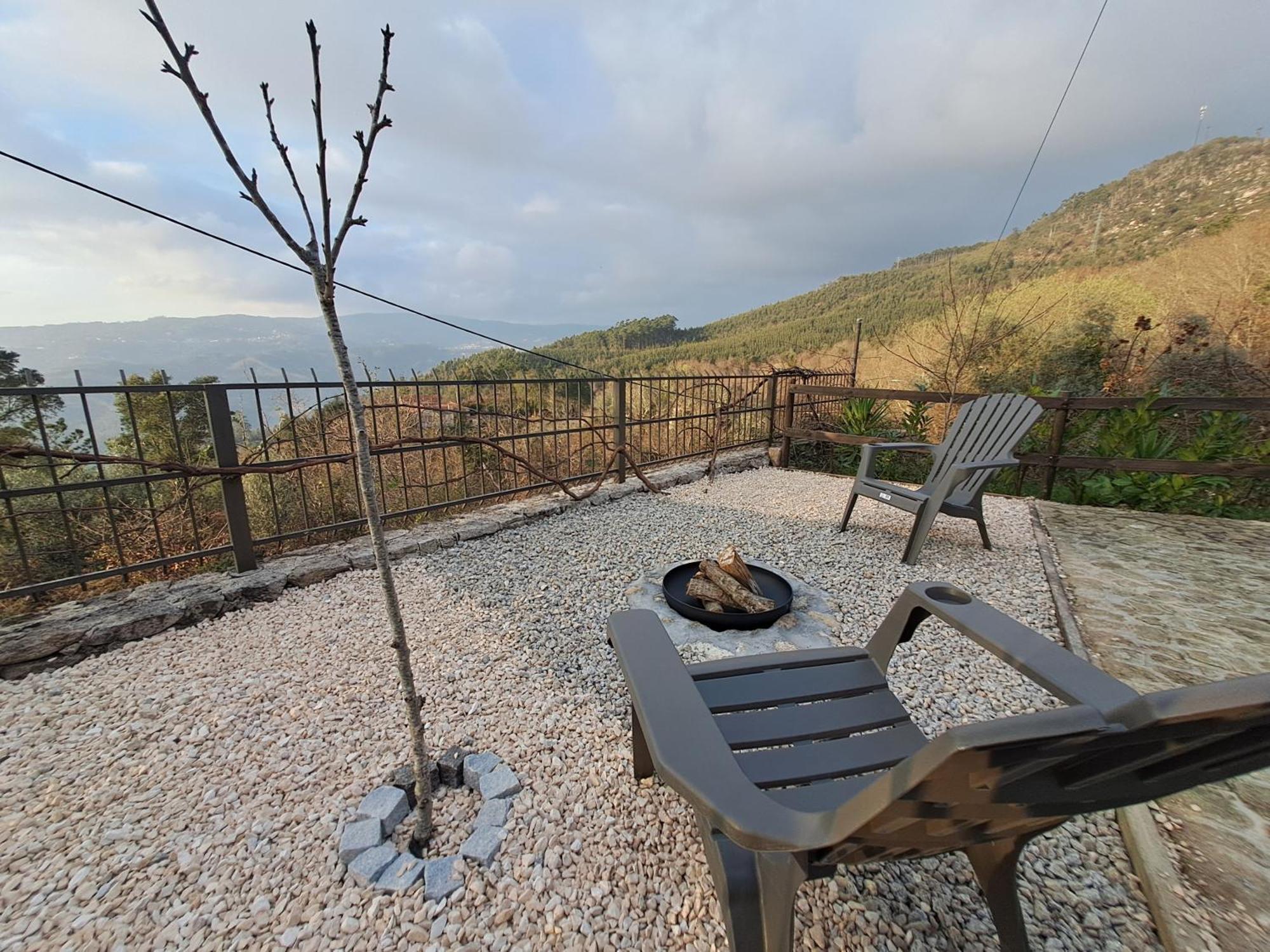 Cedrim Hillside Chalet *